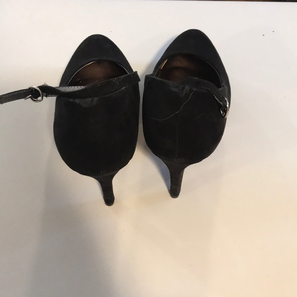 Shoes - Picture 2 of 4